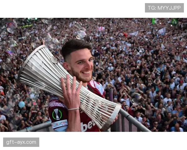 赖斯无球跑动与位置感的战术价值分析